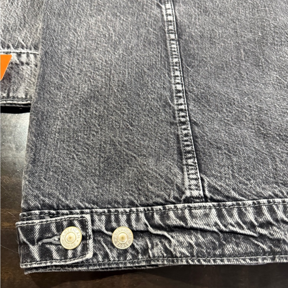 American Eagle Outfitters Black Washed Denim Jacket Label Detail - Picture 8 of 16